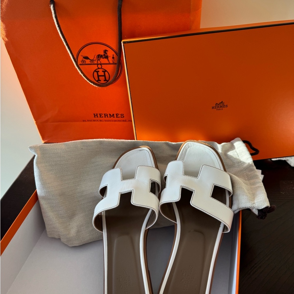 Authentic Hermès White and Brown Sandals - Picture 4 of 13